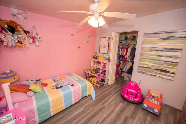 2724 N Green Pl, Nogales, AZ 85621 - bedroom featuring a closet, ceiling fan, and wood finished floors