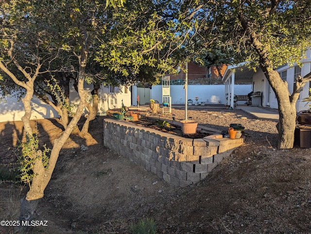 view of yard featuring fence