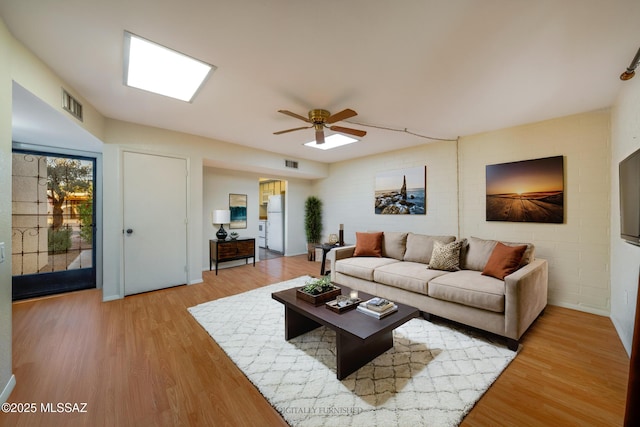 418 N Calle De Las Profetas, Green Valley, AZ 85614 - living area with ceiling fan and light wood-style flooring