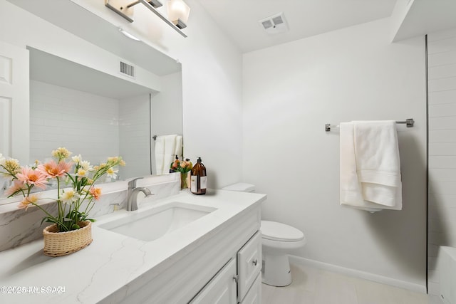 full bathroom featuring vanity, toilet, baseboards, and visible vents