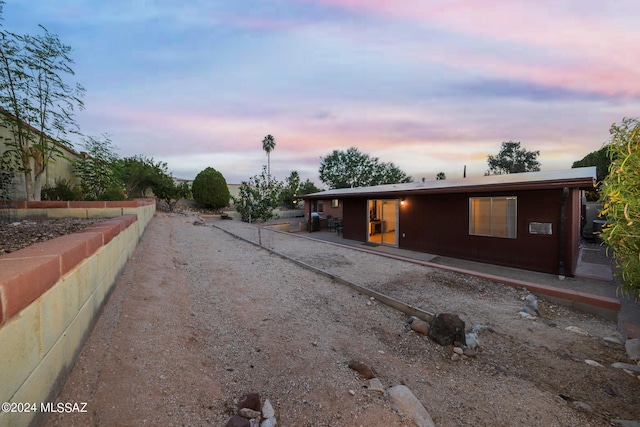 view of front of property