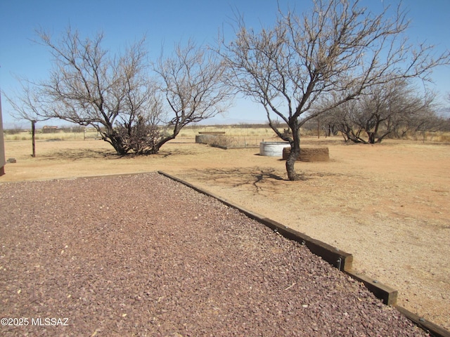 view of yard featuring a rural view