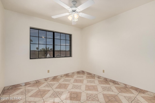 empty room with ceiling fan