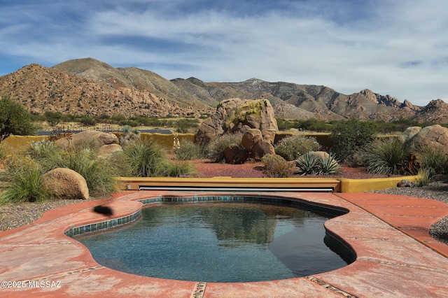 8060 E Diamondback Rd, Saint David, AZ 85630 - pool featuring a mountain view
