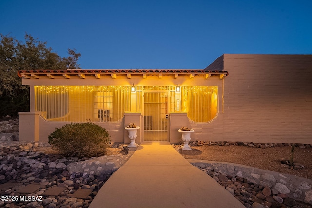 view of mediterranean / spanish-style house