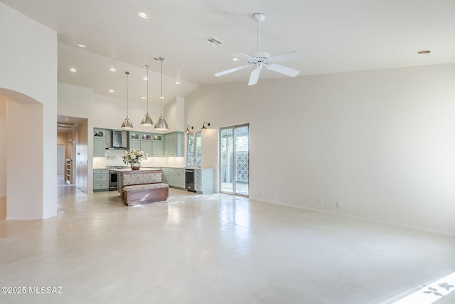 living room featuring visible vents, high vaulted ceiling, a ceiling fan, finished concrete floors, and wine cooler