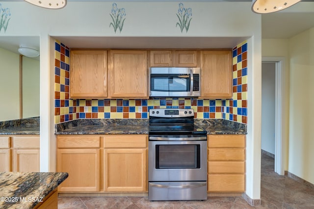 1181 W Placita Lucinda, Green Valley, AZ 85614 - kitchen featuring light brown cabinets, tasteful backsplash, and appliances with stainless steel finishes