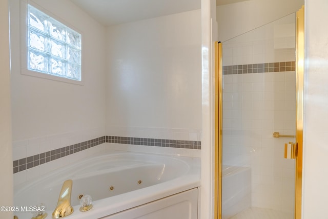 1181 W Placita Lucinda, Green Valley, AZ 85614 - full bathroom with a jetted tub and a stall shower