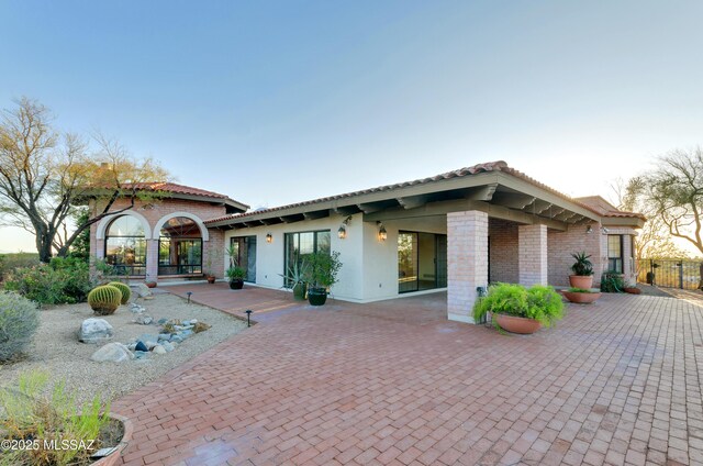 5460 N Paseo Pescado, Tucson, AZ 85718 - view of patio at night