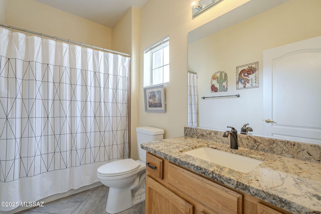 1117 E Regent Dr, Oro Valley, AZ 85755 - bathroom featuring a shower with curtain, toilet, and vanity
