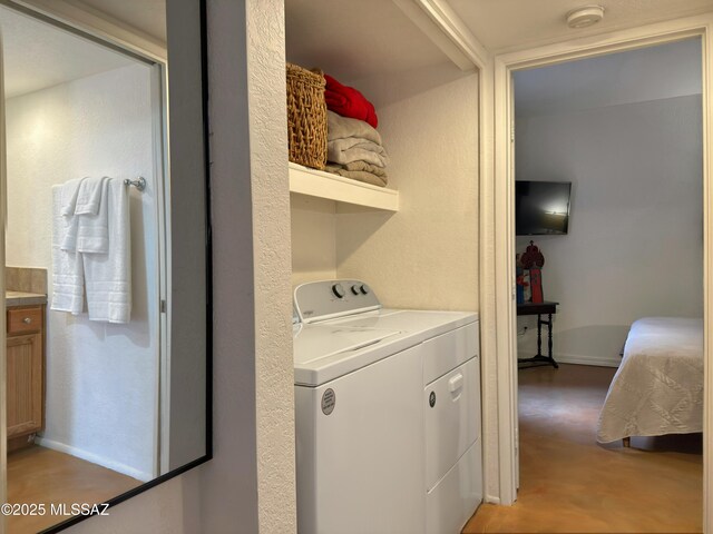 5051 N Sabino Canyon Rd Unit 1152, Tucson, AZ 85750 - bedroom featuring wood finished floors and baseboards