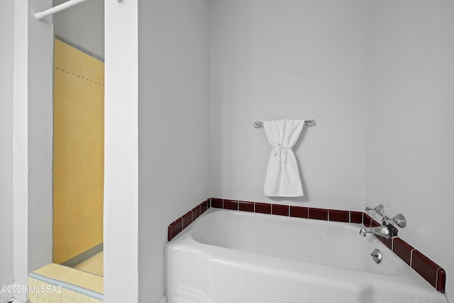 2350 E Juanita St, Tucson, AZ 85719 - full bathroom featuring a garden tub