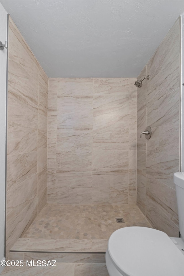 7575 E Apple Tree Dr, Tucson, AZ 85730 - bathroom with toilet and a tile shower