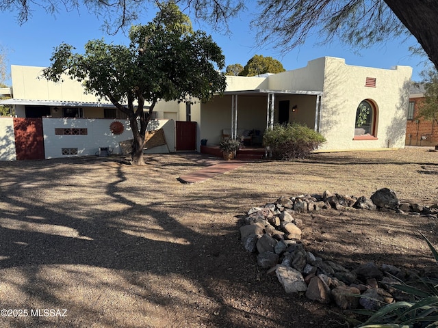 view of front of property with stucco siding