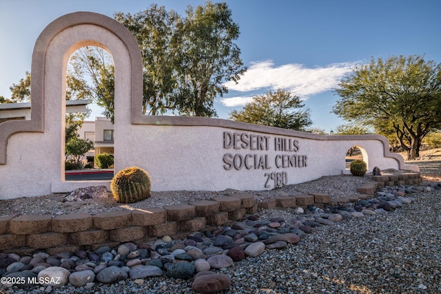 view of community / neighborhood sign