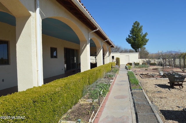 1445 W Fairway Dr, Nogales, AZ 85621 - view of yard featuring a garden and fence