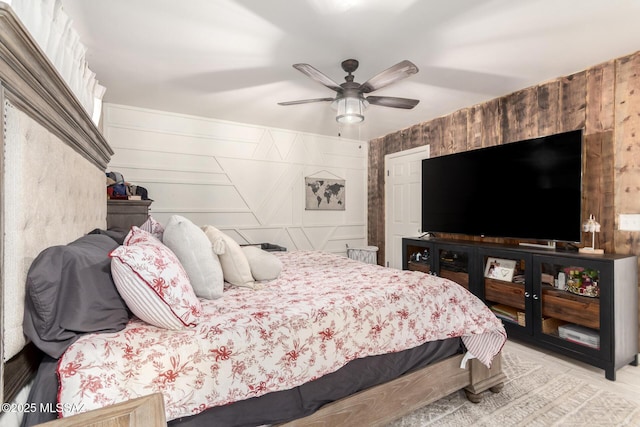 bedroom featuring ceiling fan