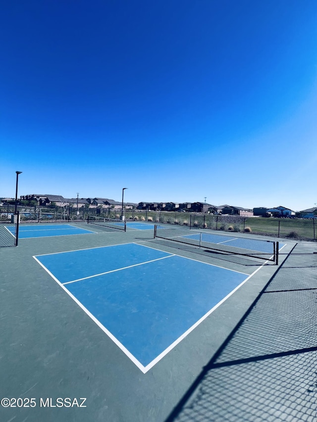 6866 E Via Arroyo Largo, Tucson, AZ 85756 - view of tennis court