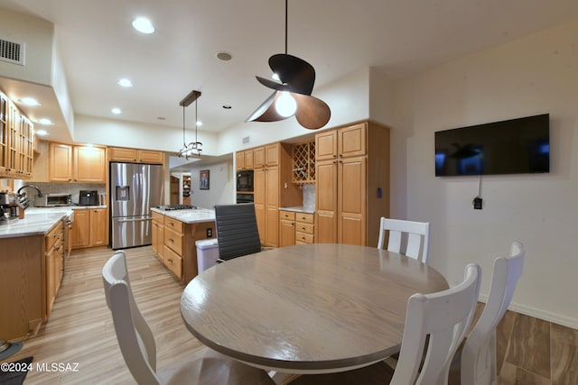875 S Corte Monte Cristo, Green Valley, AZ 85614 - dining area with visible vents, baseboards, ceiling fan, light wood-type flooring, and recessed lighting