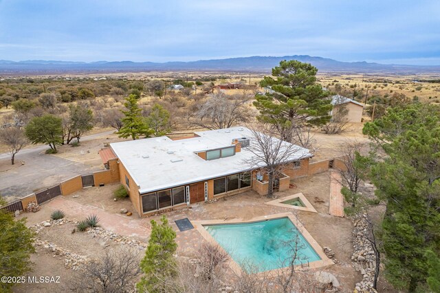 5374 E Spring Rd, Hereford, AZ 85615 - view of swimming pool featuring a mountain view, a fenced in pool, fence private yard, and a patio area