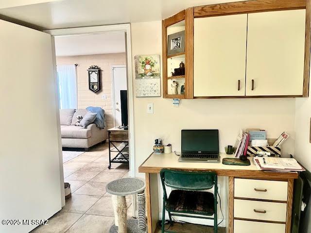 466 S Paseo Cerro Unit D, Green Valley, AZ 85614 - home office with light tile patterned floors
