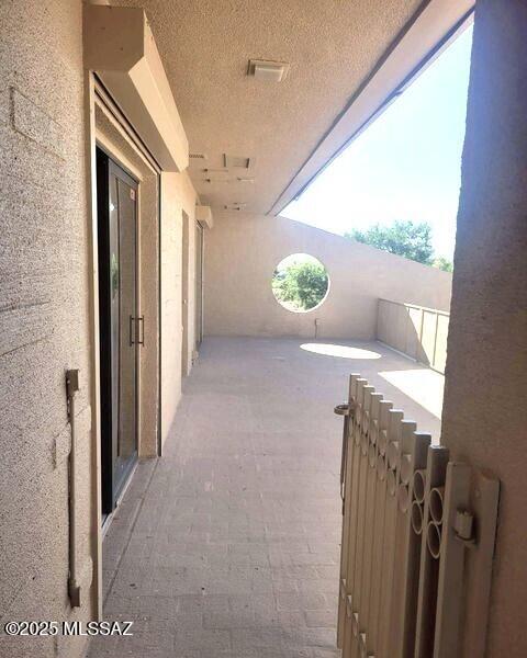 32551 S Moyza Ranch Rd, Amado, AZ 85645 - view of hallway