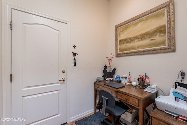 3437 S Abrego Dr, Green Valley, AZ 85614 - home office featuring baseboards