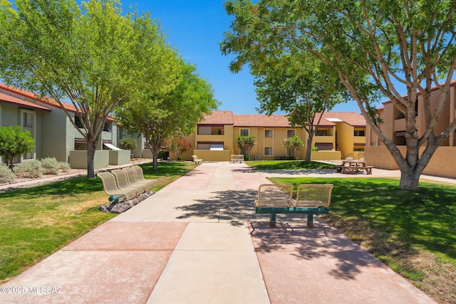 2172 N Pantano Rd Unit 217, Tucson, AZ 85715 - surrounding community with a yard