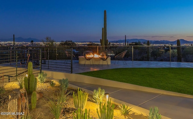 6800 N Cocopas Rd, Tucson, AZ 85718 - view of community with a mountain view, a patio area, and a yard
