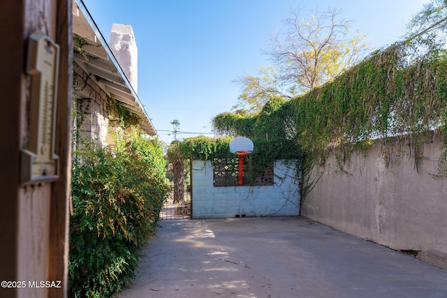 478 W Noon St, Nogales, AZ 85621 - view of side of property with fence and a patio area