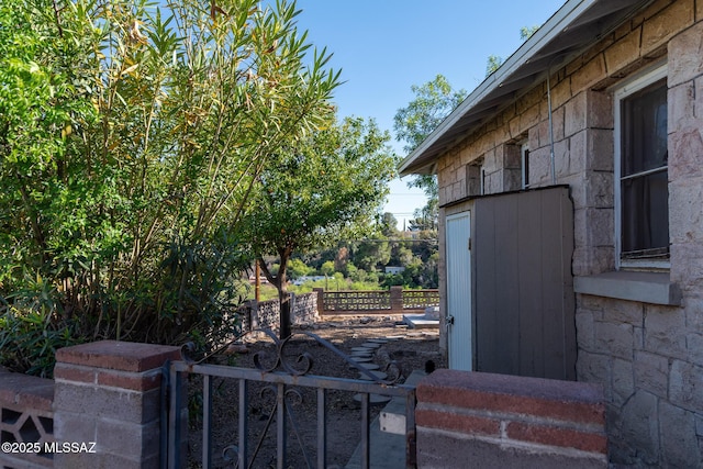 478 W Noon St, Nogales, AZ 85621 - view of patio with fence