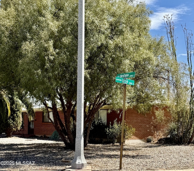 6902 E Calle Neptuno, Tucson, AZ 85710 - exterior view of brick siding
