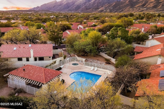 bird's eye view with a mountain view