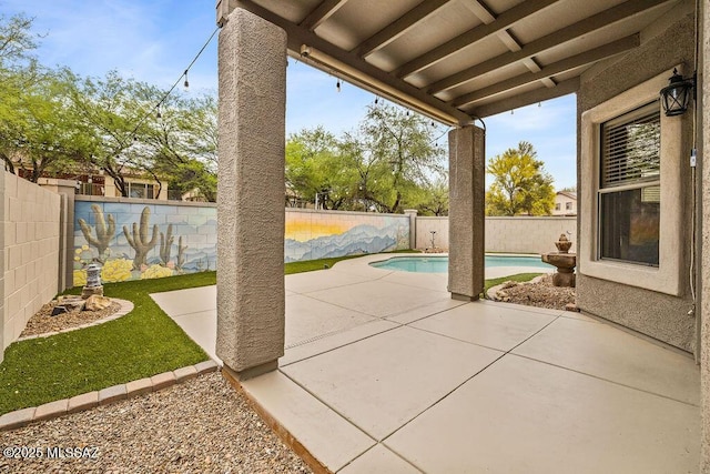15046 S Harry Truman Pl, Sahuarita, AZ 85629 - fenced backyard featuring a patio