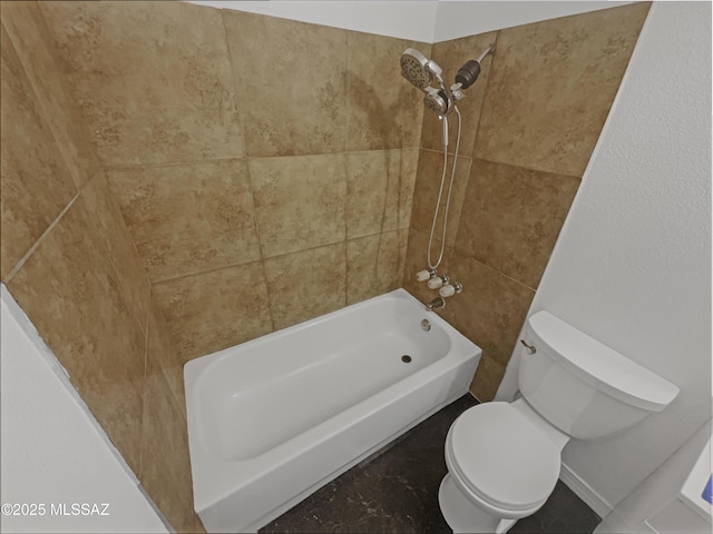 6588 Calle La Paz Unit C, Tucson, AZ 85715 - full bath featuring toilet, a shower, and a washtub