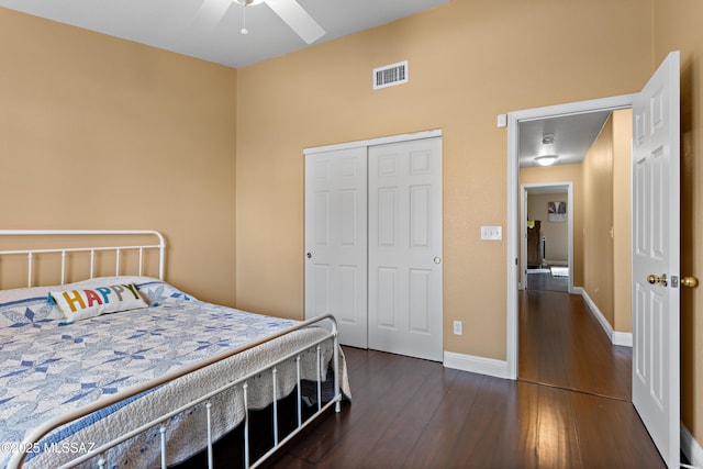 9704 E Paseo, San Rosendo, Tucson, AZ 85747 - bedroom featuring dark wood-style flooring, baseboards, a closet, visible vents, and ceiling fan