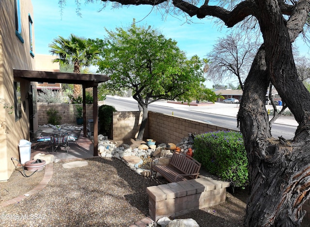 5200 E Calle Vista De Colores, Tucson, AZ 85711 - view of yard featuring a patio