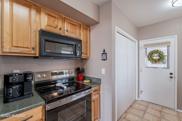 307 N Calle Del Chancero, Green Valley, AZ 85614
