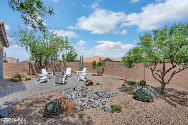 14239 E Axle Dr, Vail, AZ 85641 - fenced backyard with a patio