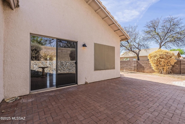 2525 N Camino Reloj, Green Valley, AZ 85614 - view of patio with fence