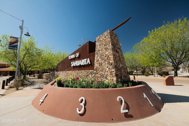 view of community / neighborhood sign