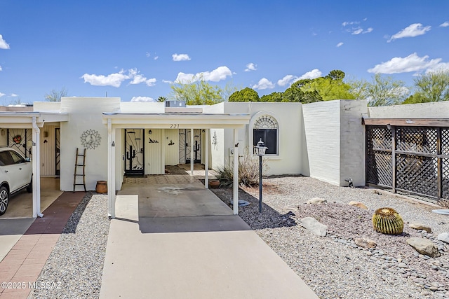 221 N Calle Del Lago, Green Valley, AZ 85614 - view of front facade with stucco siding