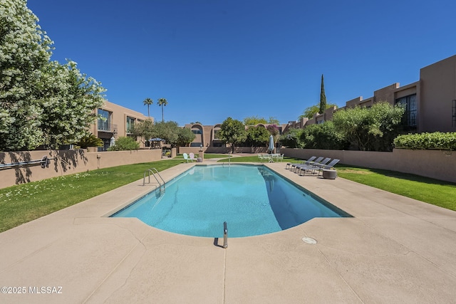 6120 E 5th St Unit B121, Tucson, AZ 85711 - community pool featuring a patio
