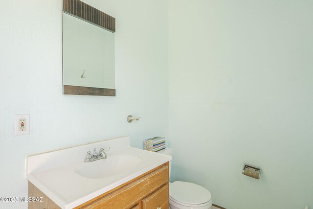 6120 E 5th St Unit B121, Tucson, AZ 85711 - bathroom with vanity and toilet
