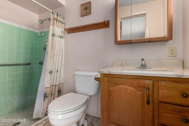 423 E Hadley St, Tucson, AZ 85705 - full bathroom with vanity, toilet, and tiled shower