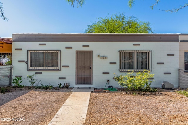 143 W Mossman Rd, Tucson, AZ 85706 - view of front facade featuring fence