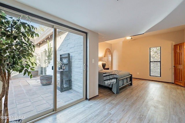 4401 E Havasu Rd, Tucson, AZ 85718 - interior space featuring a wealth of natural light and light wood-style floors