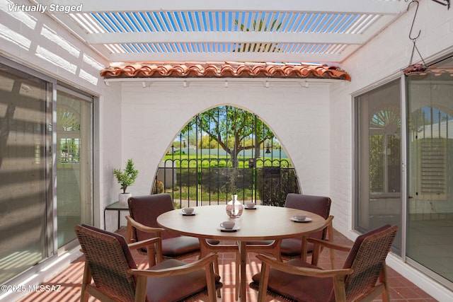 view of sunroom / solarium