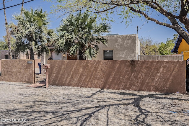 2320 N Camilla Blvd, Tucson, AZ 85716 - view of yard