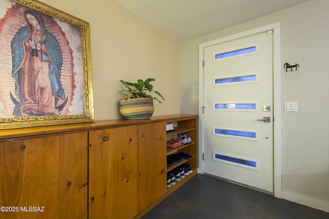 1321 N Norris Ave, Tucson, AZ 85719 - entryway featuring finished concrete flooring